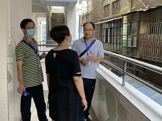 开远市教育科学研究所电教室深入灵泉小学开展教学装备管理和应用常规检查